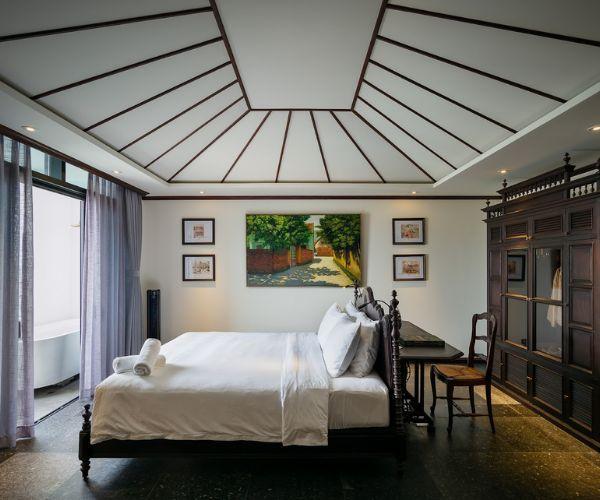 Giường King Size mang lại sự thoải mái và riêng tư tuyệt đối, nâng cao trải nghiệm nghỉ dưỡng trong các khách sạn cao cấp