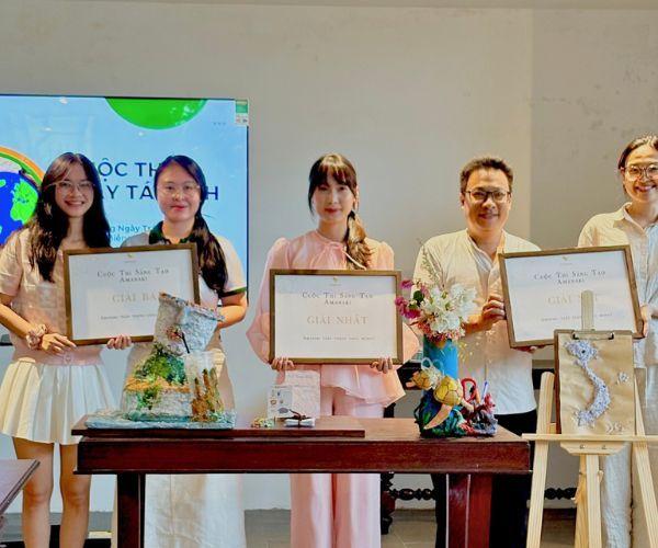 Tác phẩm đoạt giải Nhất là bản đồ Việt Nam từ giấy tái chế, giải Nhì là mô hình rạn san hô với rùa biển, và giải Ba là mô hình núi lửa
