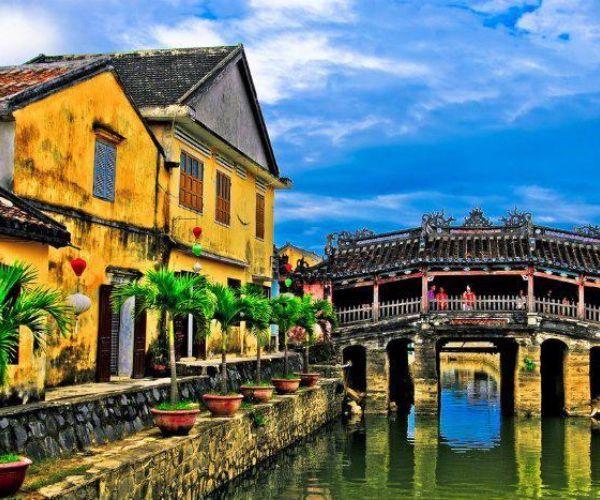 Việt Nam với tiềm năng du lịch bền vững- thách thức và thành công trong phát triển bảo vệ môi trường và cộng đồng.