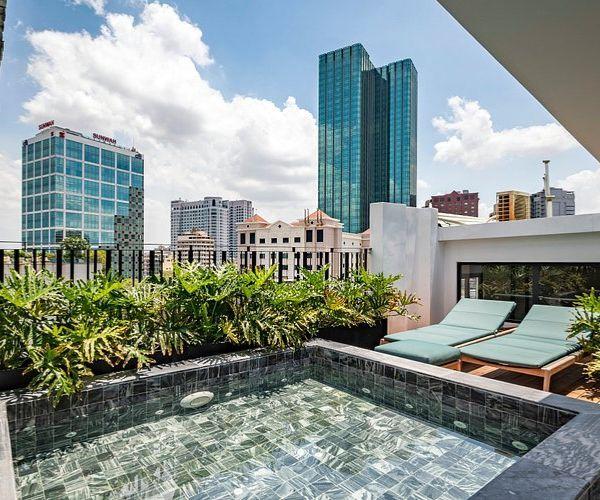 The hospitality industry is rapidly adopting eco-friendly products to meet modern travelers’ demand and support environmental sustainability.