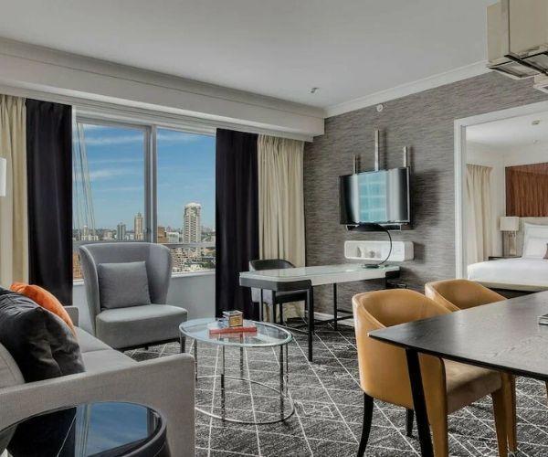 Executive Suite là phòng suite cao cấp dành cho doanh nhân, với không gian làm việc rộng rãi và tiện nghi đầy đủ.