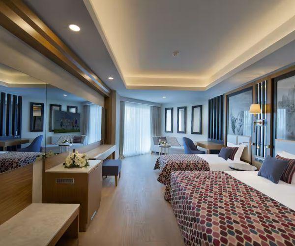 Nội thất phòng quad room được bố trí linh hoạt và tiện nghi để đáp ứng nhu cầu của 4 người lưu trú