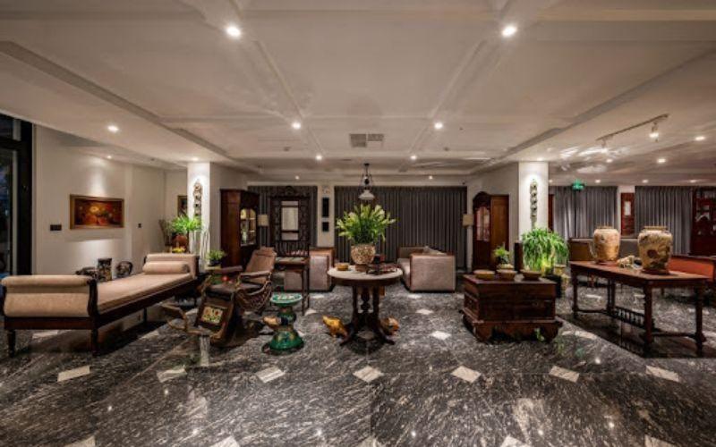 Technology and design innovations enhance hotel sustainability and guest experience.